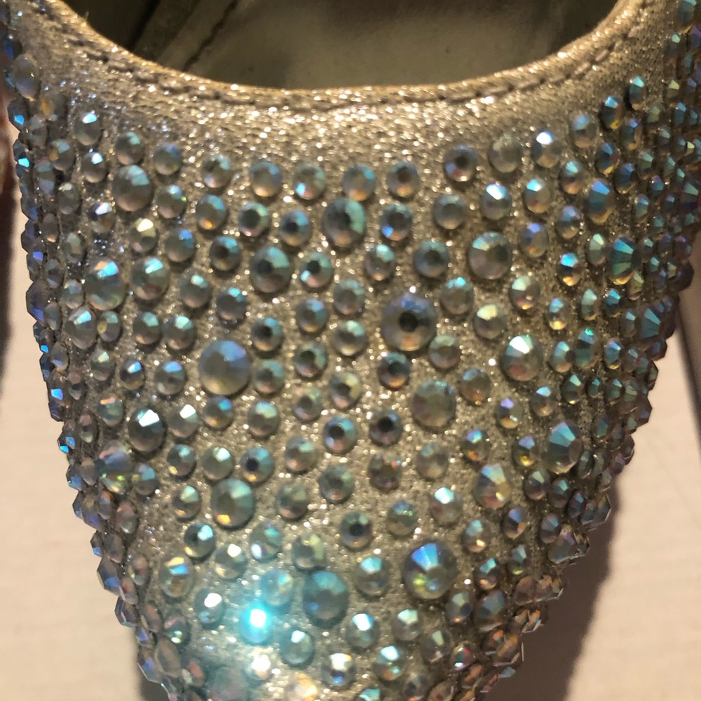 PROM SHOES!!! Beautiful daffodil Red bottoms, Size 6! - Picture 12 of 14